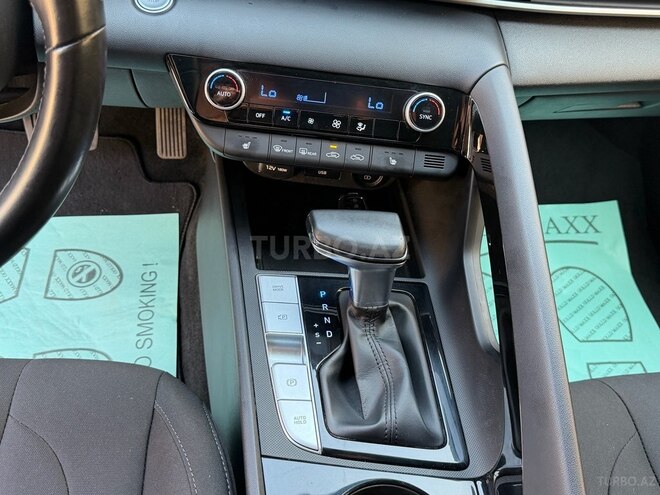 Hyundai Elantra-15