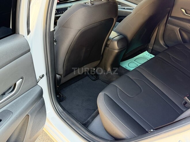 Hyundai Elantra-14