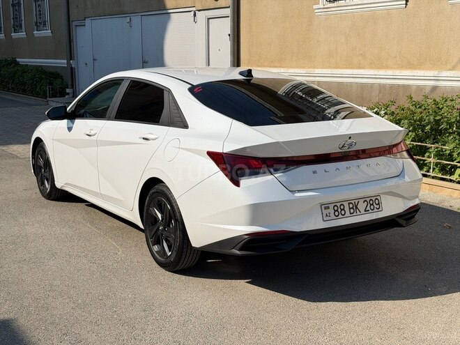 Hyundai Elantra-9
