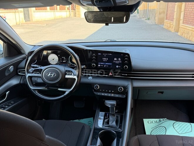 Hyundai Elantra-10