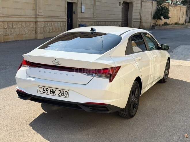 Hyundai Elantra-8