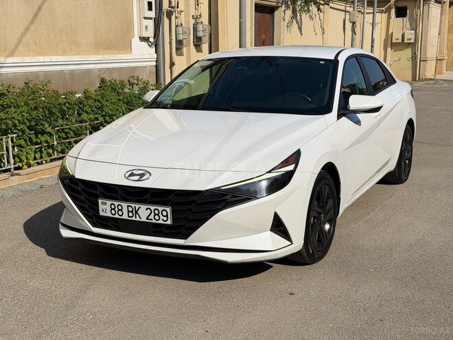 Hyundai Elantra-1