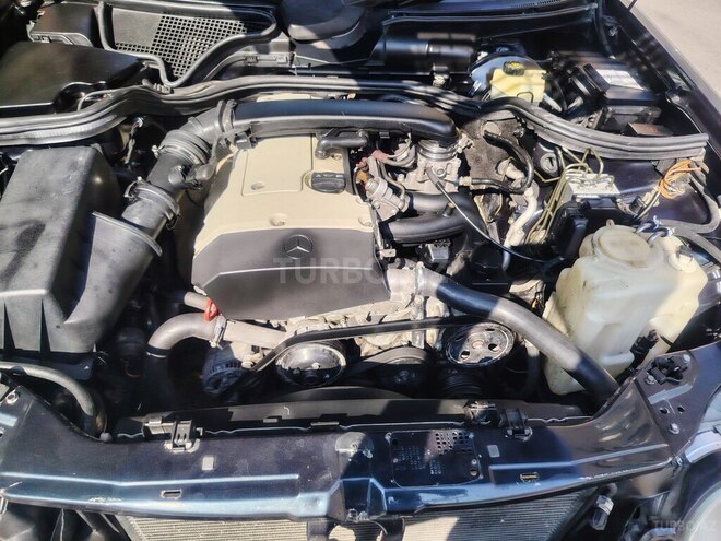 Mercedes E 200-2