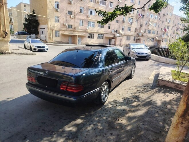 Mercedes E 200-12