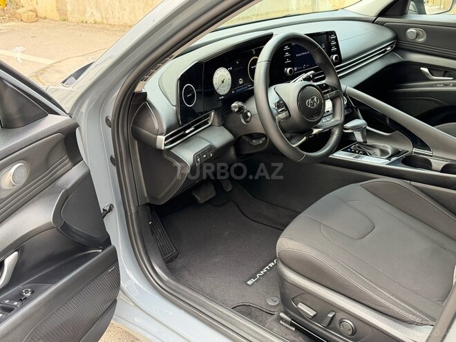 Hyundai Elantra-14