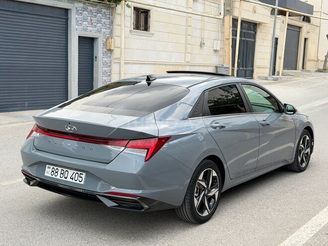 Hyundai Elantra-7