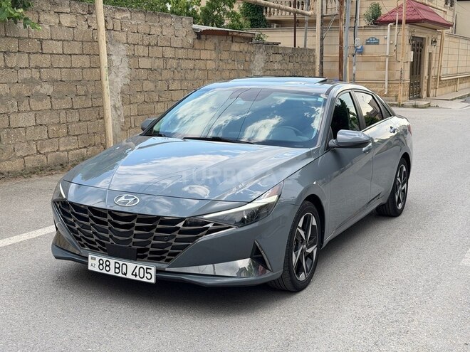 Hyundai Elantra-1