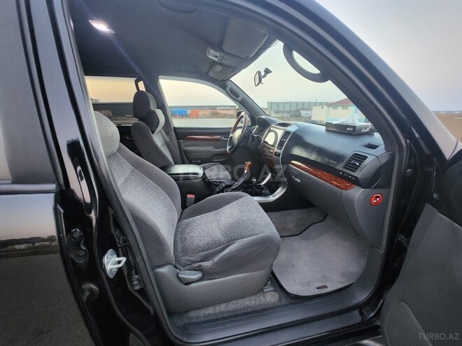 Toyota Land Cruiser Prado-17