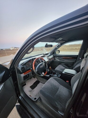 Toyota Land Cruiser Prado-15