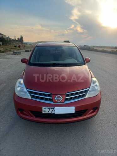 Nissan Tiida-12