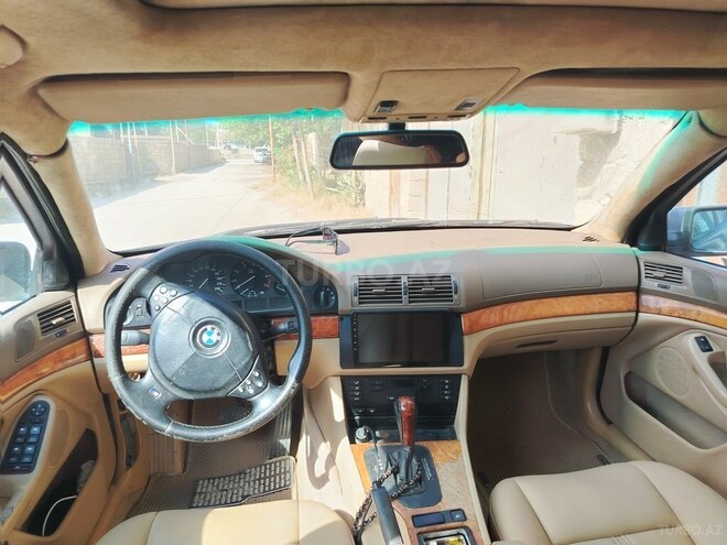 BMW 523-9