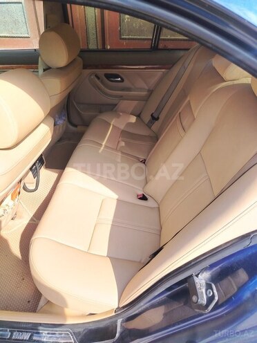 BMW 523-4