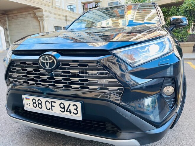 Toyota RAV4-11