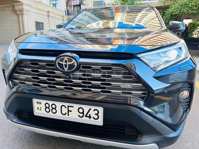 Toyota RAV4-9