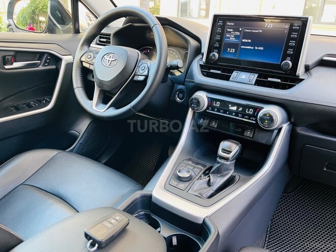Toyota RAV4-13