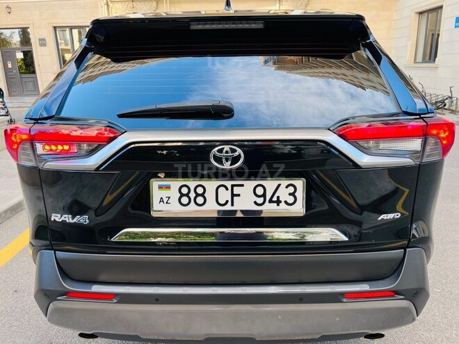 Toyota RAV4-17