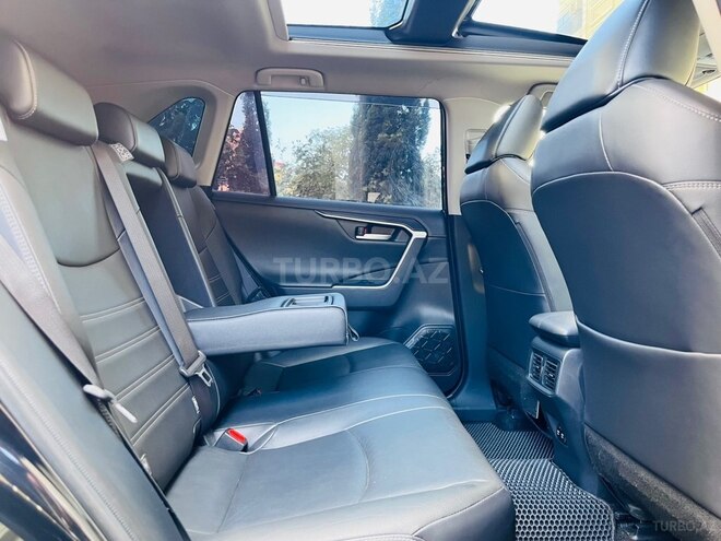 Toyota RAV4-15