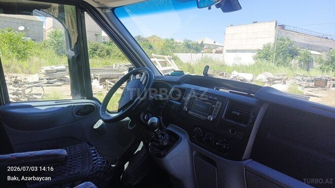Ford Transit-2