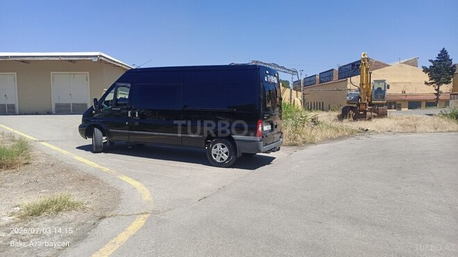 Ford Transit-8