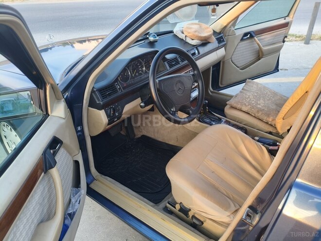 Mercedes E 200-3