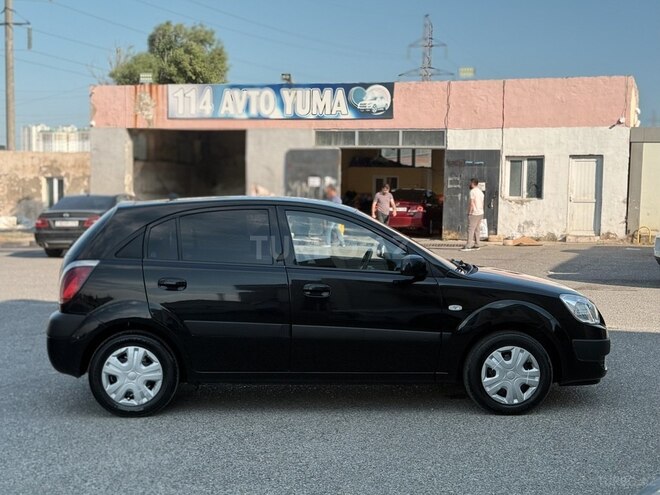 Kia Rio-5