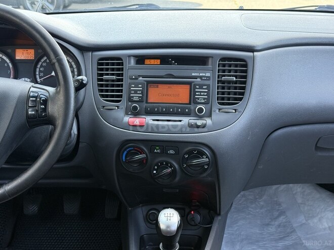 Kia Rio-13