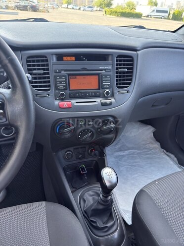 Kia Rio-15