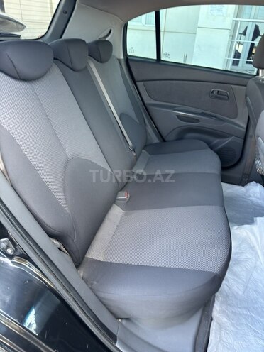 Kia Rio-10