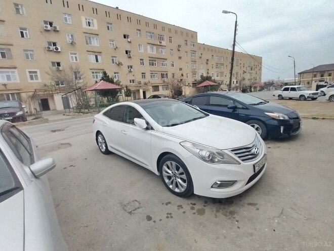 Hyundai Azera-12