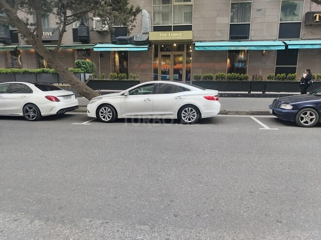 Hyundai Azera-9