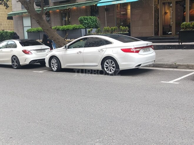 Hyundai Azera-3