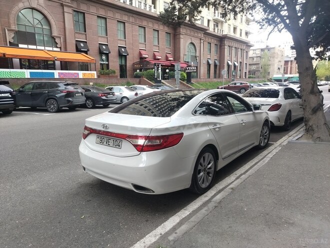 Hyundai Azera-17