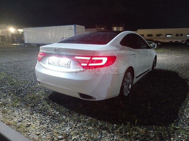 Hyundai Azera-10
