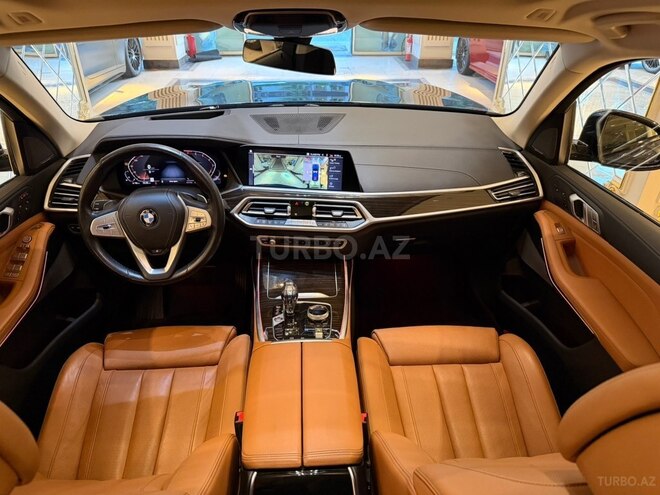 BMW X7-9