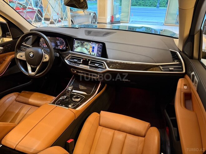 BMW X7-11
