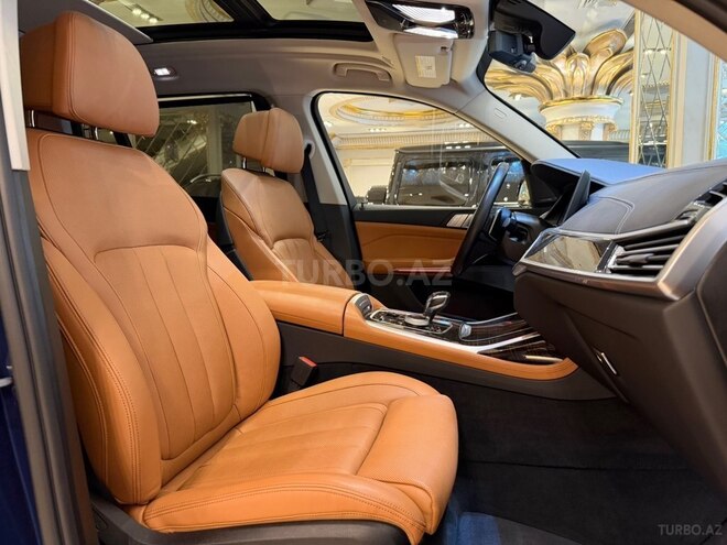 BMW X7-12