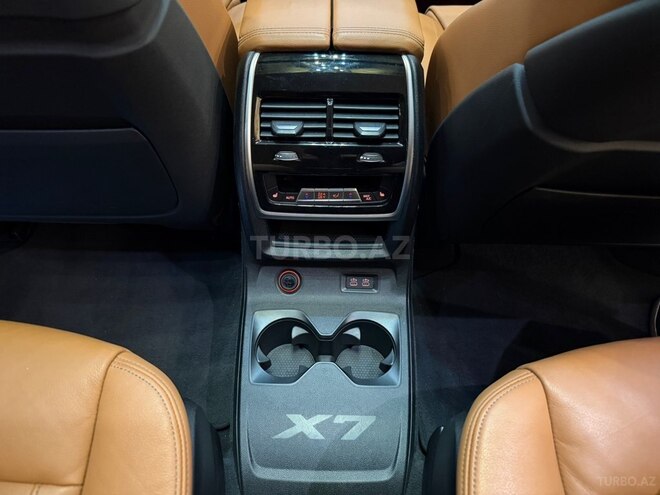 BMW X7-16