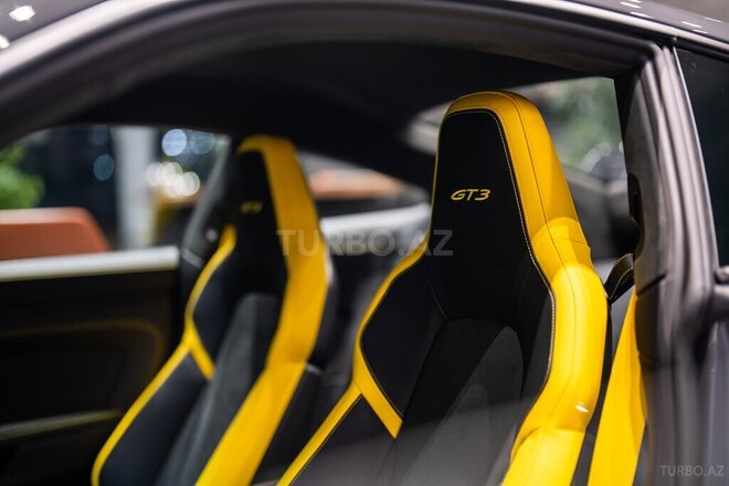 Porsche 911 GT3-15