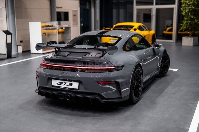 Porsche 911 GT3-6