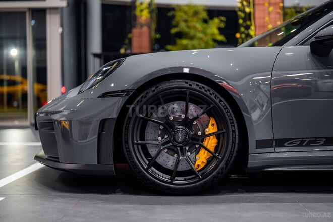 Porsche 911 GT3-11