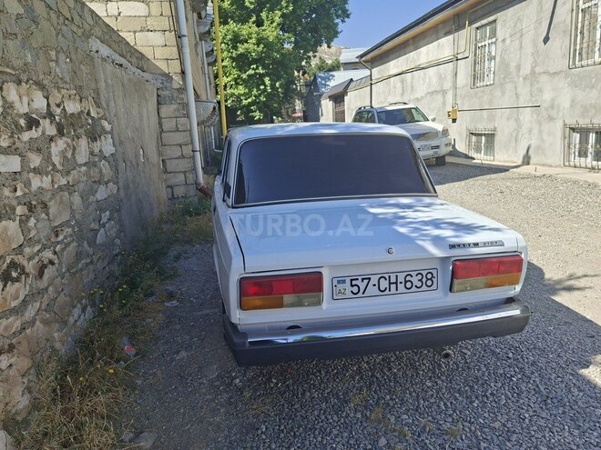 LADA (VAZ) 2107-2
