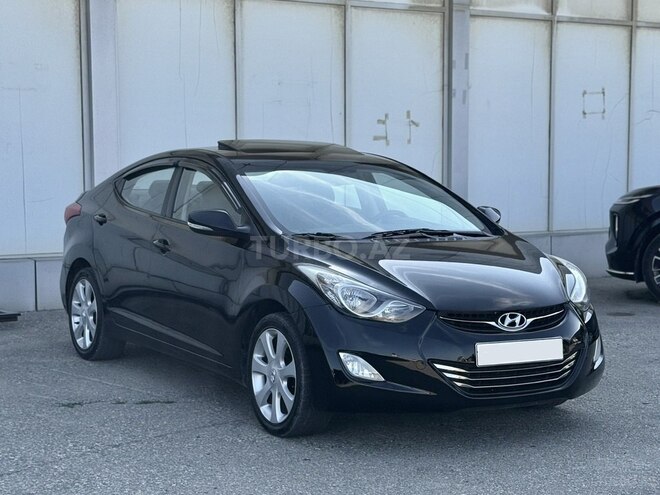 Hyundai Elantra-2