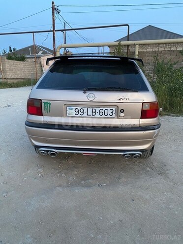 Opel Astra-2