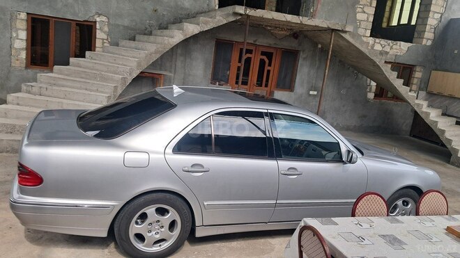 Mercedes E 320-12