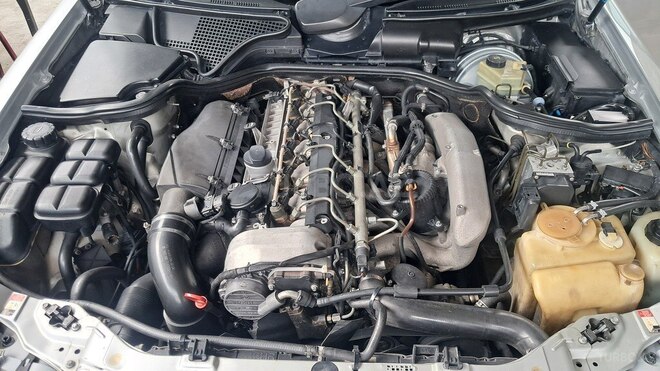 Mercedes E 320-2