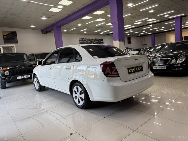 Daewoo Gentra-14