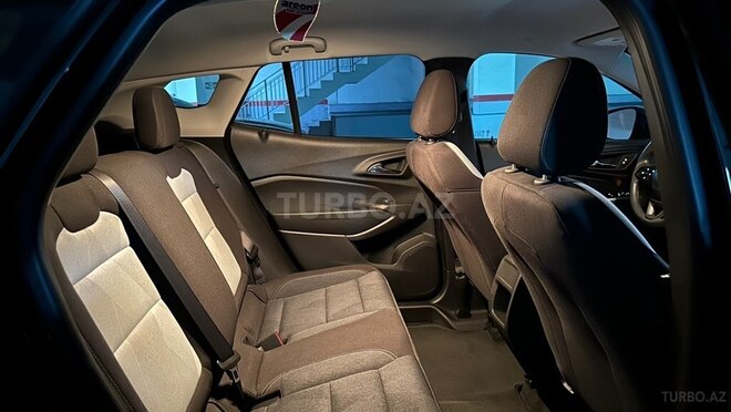Chevrolet Trax-12