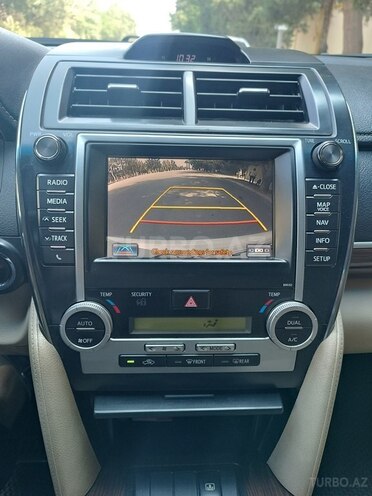 Toyota Camry-12
