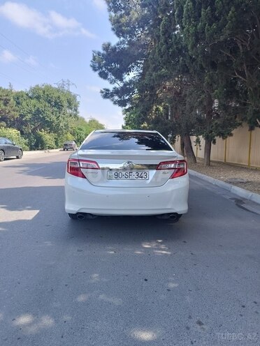 Toyota Camry-3