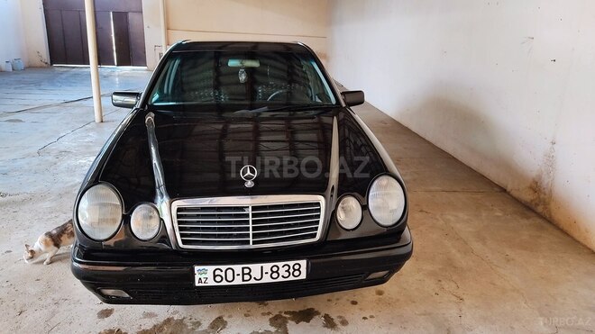 Mercedes E 240-12
